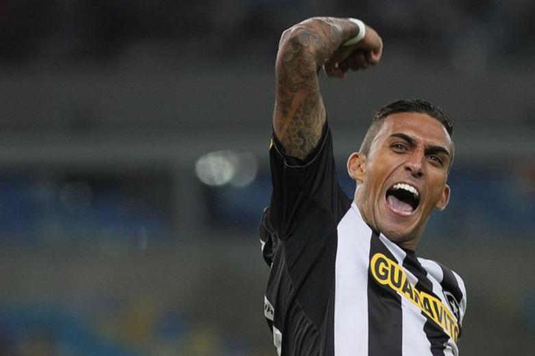Colado na liderança do Cruzeiro está o Botafogo. Clube que, assim como, o São Paulo, também conta com atletas agenciados pelo empresário carioca. Rafael Marques, centroavante do Fogão, e Lucas, lateral-direito, são os atletas que pertencem a Uram