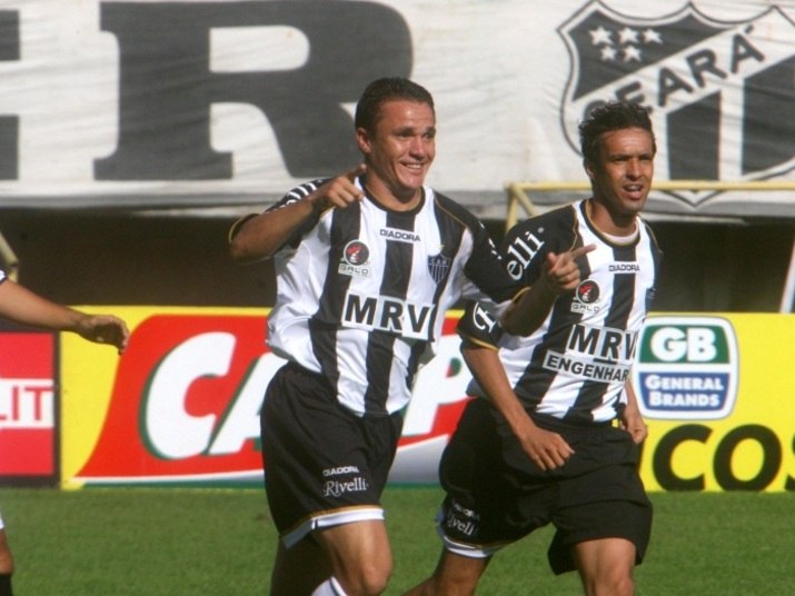 Também se deram bem Atlético-MG e Flamengo, 
que vão poder decidir nos seus estádios os respectivos confrontos contra 
Botafogo e Cruzeiro