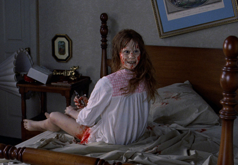 

O clássico O Exorcista fez
história nos cinemas ao mostrar uma menina doce se transformando em uma
assustadora criatura do mal

