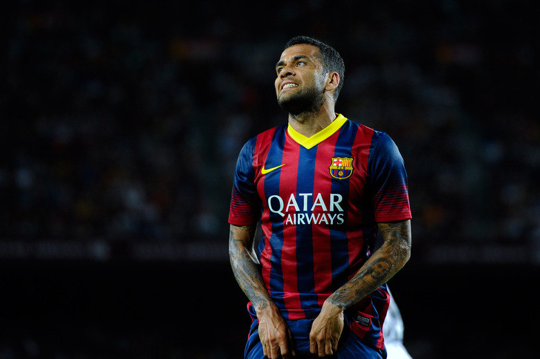 

Querendo reforçar o seu elenco, que já é recheado de
estrelas, o Paris Saint-Germain está interessado em levar o lateral-direito
brasileiro Daniel Alves, que atualmente está no Barcelona

