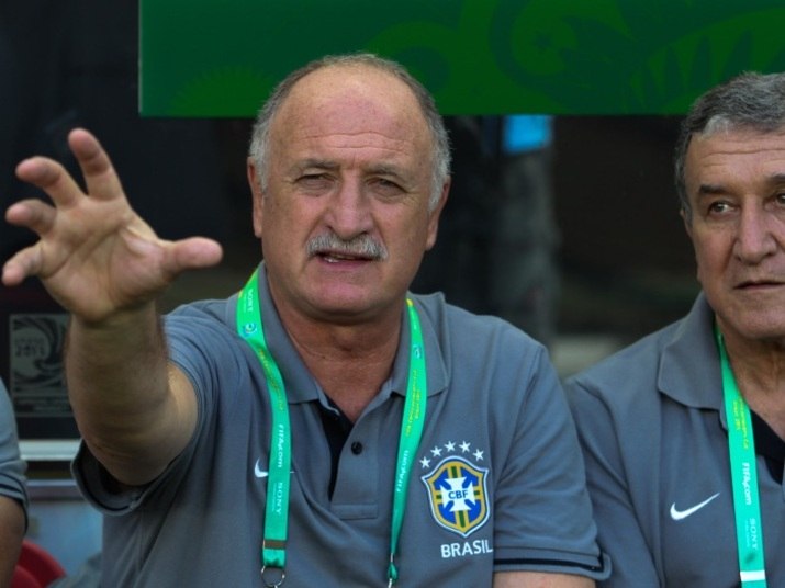 O
time comandado por Luiz Felipe Scolari faz seu último amistoso antes da convocação dos jogadores que irão disputar a Copa do Mundo e vai para o confronto no Soccer City com um
retrospecto de seis vitórias seguidas