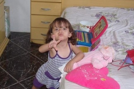 Raphaela Oliveira de Loiola, de dois anos, morreu durante cirurgia plástica em um hospital da zona leste de São Paulo