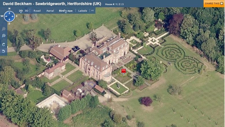 O ex-jogador Beckham possui diversas casas. Uma delas fica na Inglaterra, perto de Londres, e tem piscina interior e exterior, além de um minizoológico O ex-jogador Beckham possui diversas casas. Uma delas fica na Inglaterra, perto de Londres, e tem piscina interior e exterior, além de um minizoológico