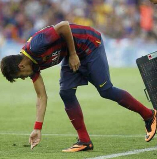 O sorteio dos grupos da Liga dos Campeões da Europa acontece nesta quinta-feira (29) às 12h30 e pode proporcionar um confronto de Neymar com Robinho ou Lucas, seus amigos. O Barcelona, do ex-santista, é cabeça de chave