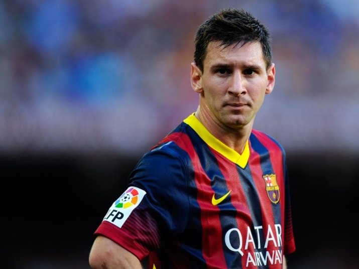 

Segundo a matéria do site espanhol El Confidencial Digital, Messi
humilha os seus próprios colegas durante as atividades no centro de treinamento
e também durante os jogos

