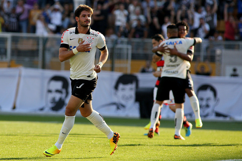 — Vai treinar penalti, ridículo!— vai embora lixo