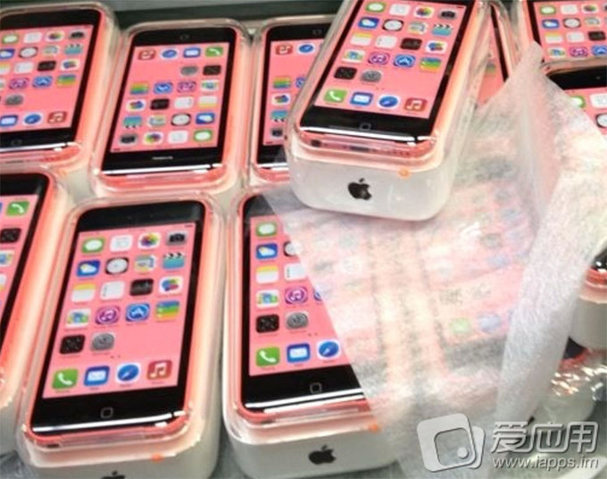 O 'c', do iPhone 5C, deve ser de colour