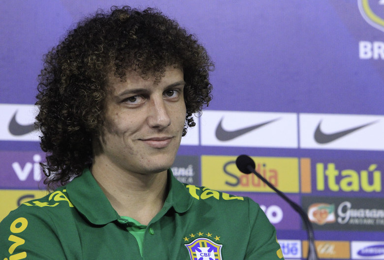 Companheiro de zaga de Thiago na seleção, David Luiz desembolsa R$ 418 mil por mês no Chelsea