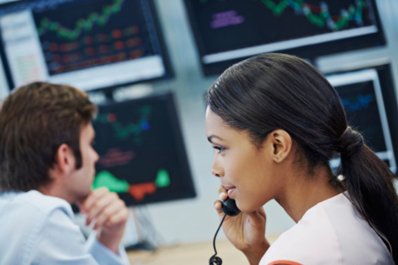 Com requisito de experiência no setor e inglês fluente, há uma oportunidade para trabalhar como gerente financeiro em Jundiaí (SP). O interessado será o responsável pelas áreas financeiras, contábil e fiscal da empresa. O profissional que conquistar cargo receberá salário entre R$ 15 mil e R$ 20 mil 