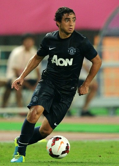 

O lateral-direito do Manchester United, Rafael, é outro que
pode chegar ao futebol paulista na próxima temporada.  O atleta está despertando o interesse do
Corinthians, que mostrou nesta temporada estar sofrendo bastante com este setor

