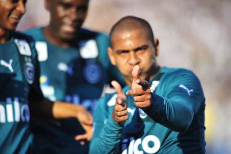 Principal goleador do Goiás no Brasileirão 2013, Walter também se destaca pela forma física. Ou pela falta dela. Com a pança saliente, o jogador chegou a ser motivo de chacota para os torcedores rivais mas, com seus gols, vem calando a boca de muita gente. E despertando o interesse de outros clubes