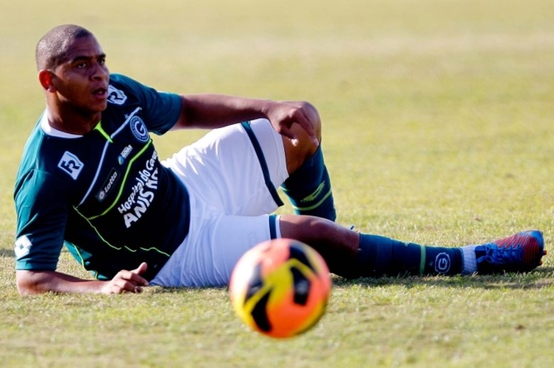 Apaixonado pelo time alviverde, o jogador que curtir um bom tempo o alto astral da região.— Vou tentar fazer de tudo para renovar mais 
cinco anos com o Goiás