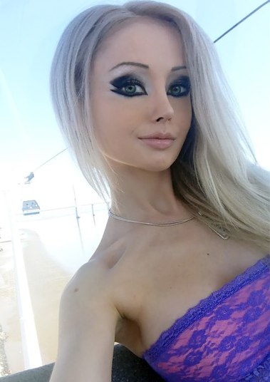 Sobre a foto do ensaio sensual, Valeria não divulgou se vai colocar o book completo na rede