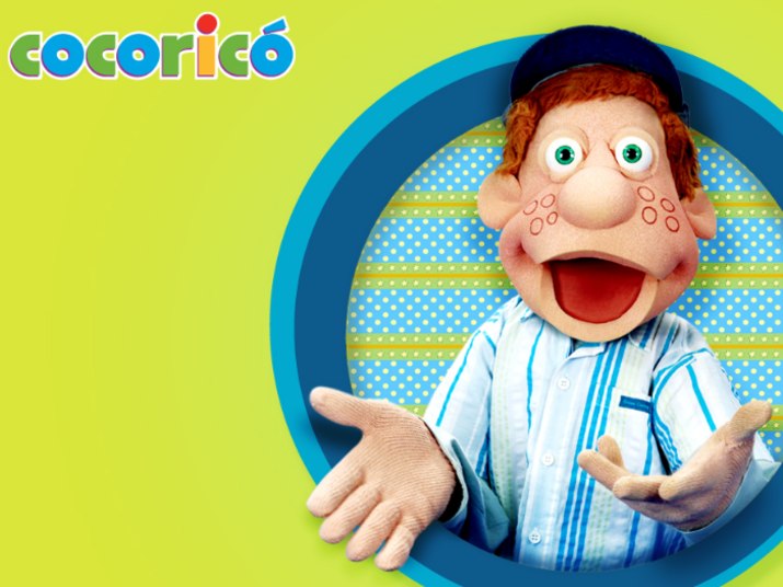 Júlio - Manipulado e dublado por Fernando Gomes, o personagem
Júlio foi criado em 1989, na TV Cultura. Em 1996, o personagem estrelou o
infantil Cocoricó e está no ar até hoje