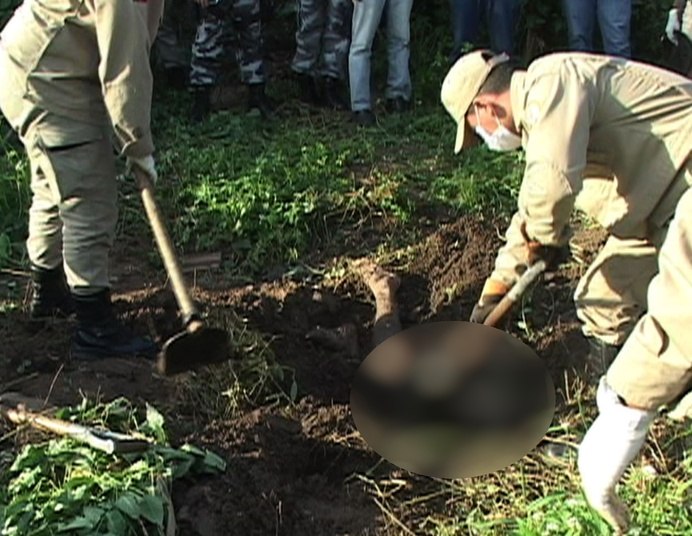 A adolescente já tinha diversas passagens pela polícia, por crimes como lesão corporal e ameaça. Ela foi detida e encaminhada a um centro de ressocialização 
