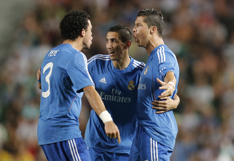 Os merengues não estão satisfeitos em contar com Cristiano
Ronaldo e Bale e agora querem tirar a jovem promessa do Racing. Vale lembrar
que o time de Madrid conta com várias revelações em seu elenco