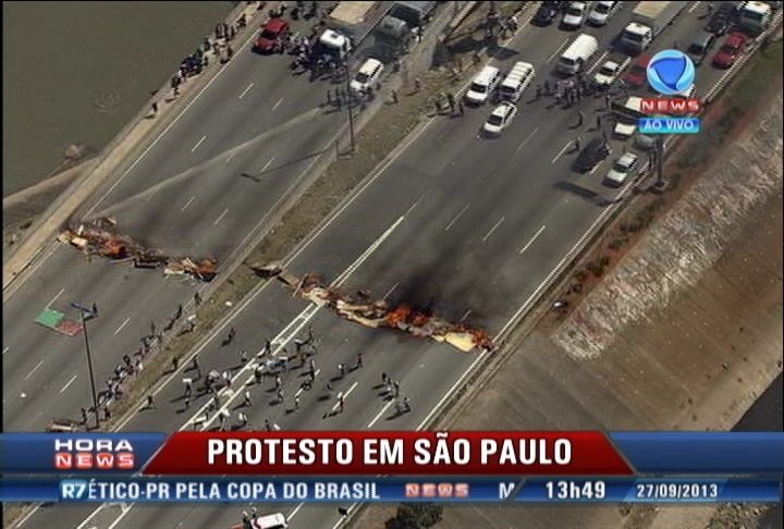 Alvo News Manifestantes Queimam Pneus E Bloqueiam Pistas Da Marginal