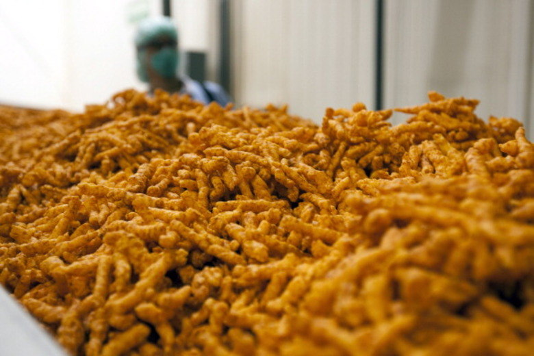Os salgadinhos possuem quase a mesma composição dos temperos industrializados causando o mesmo mal