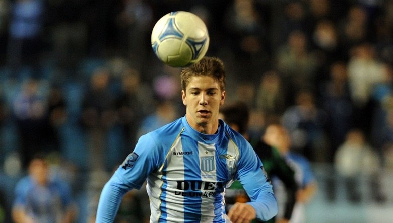 Uma das principais promessas do futebol argentino é o jovem atacante
Luciano Vietto, que defende o Racing, de Avellaneda. De acordo com a imprensa
europeia, várias equipes estão de olho no atleta de 19 anos. Por ser novo e ser desejado por muitos times, Vietto pode ser tratado como um 'Neymar argentino'. Veja quem está
interessado na joia a seguir