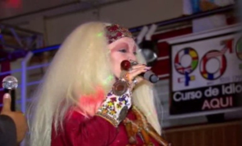 Este ano, o Miss Prostituta 2013, que está na sua segunda edição, foi apresentado por Elke Maravilha. Nos bastidores do concurso, a famosa e polêmica apresentadora fez questão de deixar o seu recado— Eu sou madrinha das prostitutas. A grande arte é conviver com todas as pessoas da sociedade. Vamos ter preconceito com quem faz mal ao Brasil pessoal