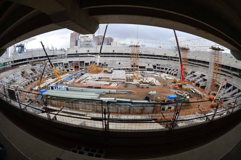 

Cerca de um mês antes, o R7 marcou presença no Allianz
Parque, o novo estádio do Palmeiras que, no dia da visita, contava com 65% das
obras concluídas

