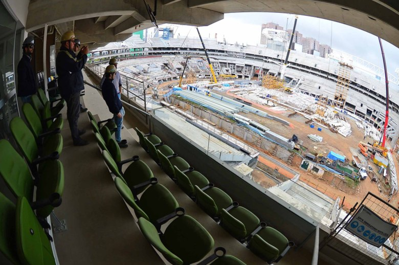 ...E, assim como os torcedores corintianos em seu novo estádio, os palmeirenses ficarão pertinho do gramado 