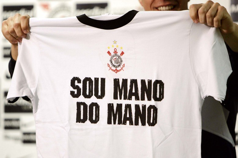Com todos esses títulos, Mano caiu nas graças da Fiel Torcida. Essa identificação facilitaria as coisas para um retorno ao Timão