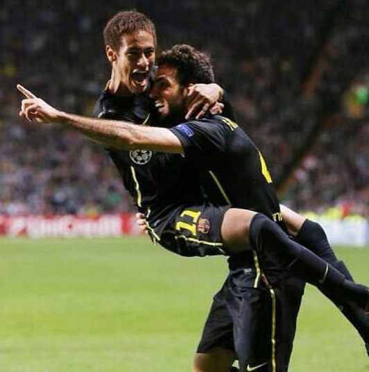 Neymar chegou ao Barcelona no fim de julho. Recentemente, o craque completou quatro meses de clube, nos quais teve que lidar com muitas situações. Entre elas estão as mulheres, o luxo, a saudade de casa e as confusões. Confira a trajetória do jogador na Espanha a seguir