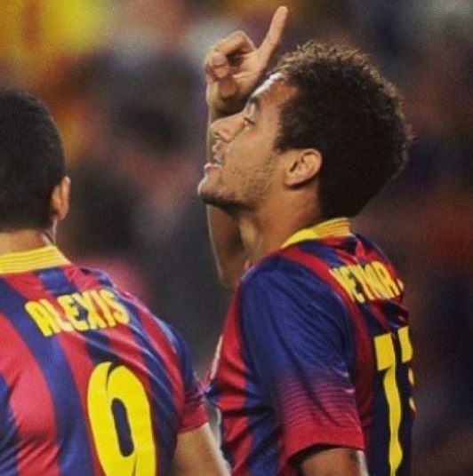 O primeiro gol do craque pelo Barcelona saiu na pré-temporada do clube realizada na Ásia. Em amistoso contra a seleção da Tailândia, no qual a equipe goleou por 7 a 1; o brasileiro já deixou sua marca