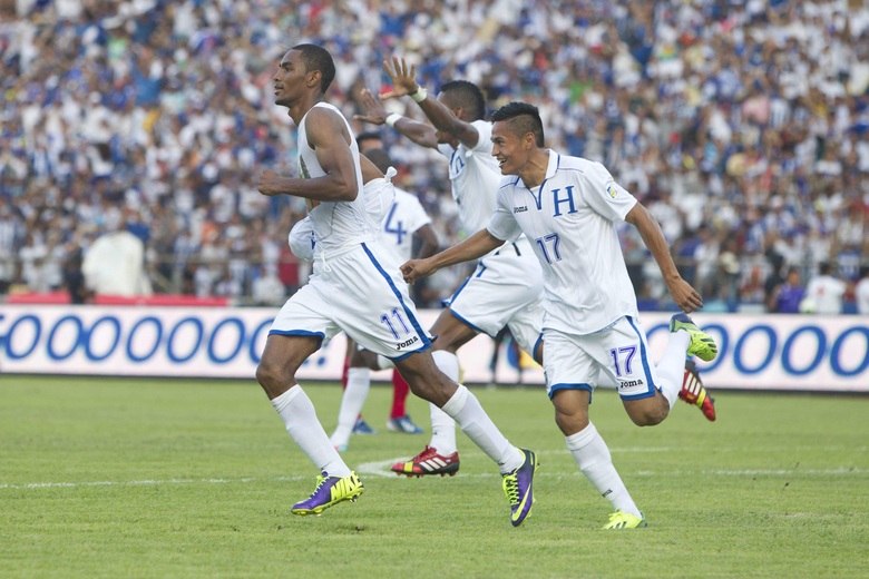 Três dias depois, na terça-feira (19), a seleção
pega Honduras, dessa vez no Canadá