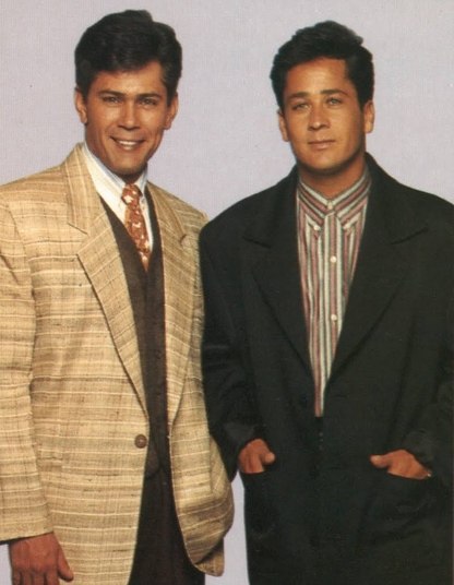 Leonardo revela vários momentos impressionantes de
sua vida. Fala da importância de Leandro na existência da dupla.&nbsp;

— O Leandro era o eterno sonhador. Ele era o cabeça,
eu era o braçal. Eu podia até ser a primeira voz da dupla, mas ele era o
regente. Era ele quem dava os tempos, sem ele eu não era nada