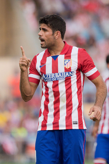 Após a Espanha entrar em contato com a Fifa para pedir a
liberação do jogador, as duas seleções estão “brigando” pelo atleta. Em meio a
polêmica, Diego Costa revelou  interesse
em atuar ao lado dos craques espanhóis. Veja mais aqui 