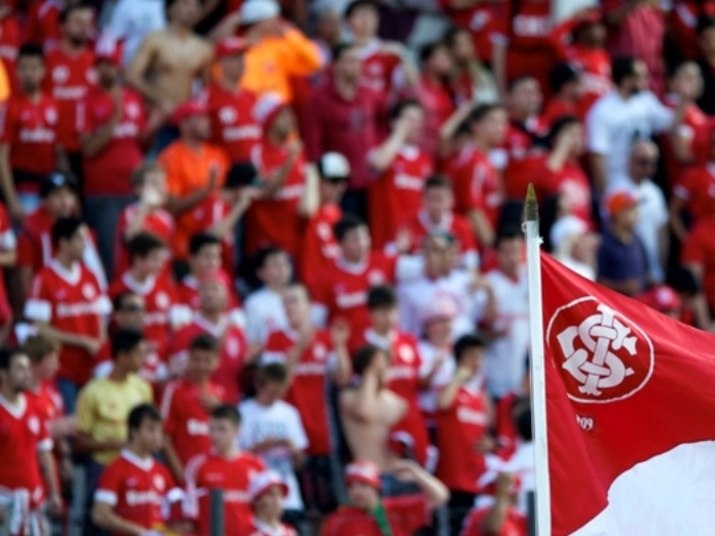 2 - InternacionalLogo na cola do Grêmio, apareceu justamente o seu eterno rival. Segundo a pesquisa, o Colorado tem 19,5% de torcedores fanáticos