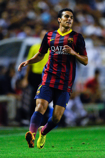 O atacante espanhol Pedro seguiu linha parecida com a do
técnico Tatá Martino e também reclamou das faltas não marcadas.— Parece que eles não querem apitar as faltas no Neymar. Dá
pra ver que foi falta clara, mas parece que não quer apitar