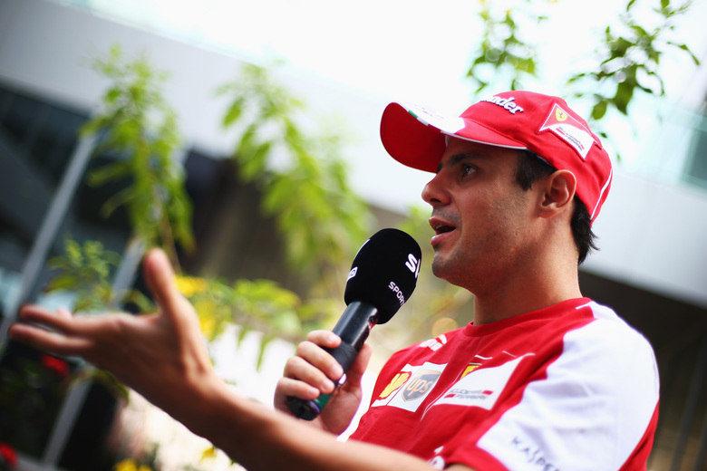 Felipe Massa se mostrou tranquilo diante da enxurrada de perguntas sobre seu futuro na principal categoria do automobilismo: