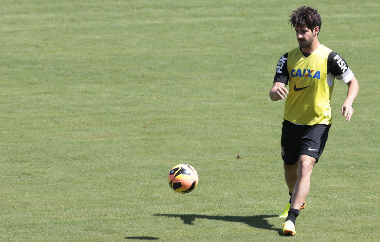 O pênalti perdido contra o Grêmio, na última quarta-feira(23), fez Alexandre Pato voltar ao banco de reservas do time do Corinthians
