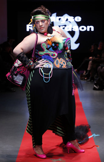 Com cores e estampas ousadas, a estilista Maryse Richardson buscou valorizar a silhueta das modelos plus size