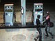 Um jovem que tentou assaltar um posto de combustíveis em Alfenas, no sul de Minas Gerais, provavelmente não contava com a 'habilidade' de um dos frentistas. O funcionário reagiu ao crime e nocauteou o bandido, que fugiu sem levar nada. O frentista ganhou fama na cidade e ficou conhecido como 'Stallone'