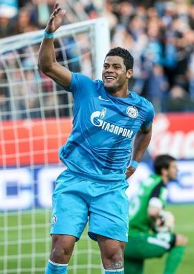 Queridinho de Felipão na seleção brasileira, o atacante Hulk, que joga 
atualmente no Zenit, da Rússia, estaria interessado em voltar ao Brasil 
em 2014. Foi o que cravou o site francês Les Transferts. O jogador teria
 até um clube em vista: o Palmeiras