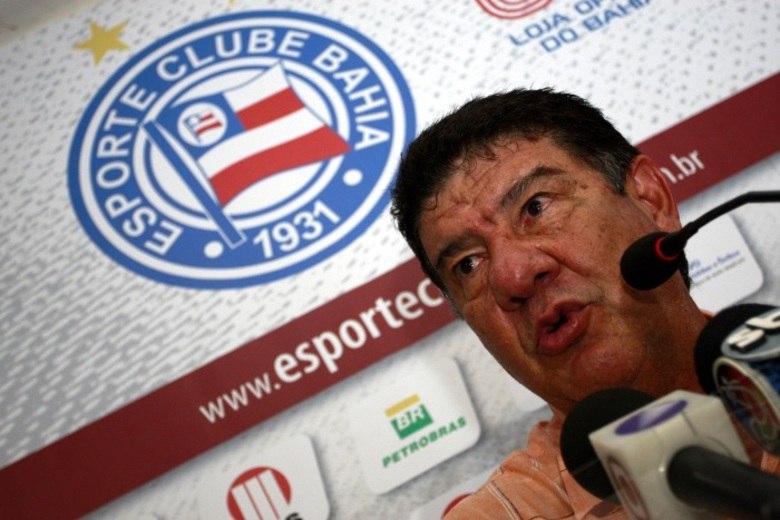 O último clube treinado por Joel foi o Bahia, ainda em 2013. Porém, ficou à frente da equipe por apenas um mês, sendo demitido após sofrer uma goleada por 7 a 3 para o rival Vitória pelo Campeonato Baiano