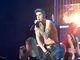 2º - Justin Bieber — 27,48% dos votosA passagem de Justin Bieber pelo Brasil foi cercada de confusão. O astro canadense saiu mais cedo do palco em São Paulo sem se despedir do público, foi grosseiro com fãs, destruiu quarto de hotel, pichou parede, tentou dar festinhas nada comportadas... Tanta confusão colocou o cantor metido a bad boy em segundo lugar como o mais mala do ano