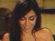 ANITTA<br /><br />Anitta teve o celular roubado e<br />não demorou muito para ter algumas fotos circulando pela internet como se<br />fossem da poderosa. A assessoria de imprensa da funkeira confirmou que a foto<br />era da cantora. No entanto, a própria Anitta negou.  Ela desabafou e<br />revelou ao R7 que a menina da foto não tem nenhuma<br />celulite, algo que ela tem de sobra pelo corpo.<br /><br />— Sobre a foto dos seios, gente... Foi uma foto que pegaram e colocaram duas<br />meninas na foto. Não sou eu. Fiquei um pouquinho chateada, mas reparando bem<br />você percebe que não tem nenhuma tatuagem minha e eu tenho seis, além das<br />minhas celulites. As meninas da foto não têm uma...
