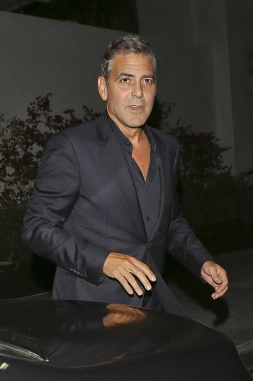 George Clooney é daquele tipo de homem que parece que só fica ainda mais bonito com o passar dos anos. Aos 52 anos, ele se mostra irresistível