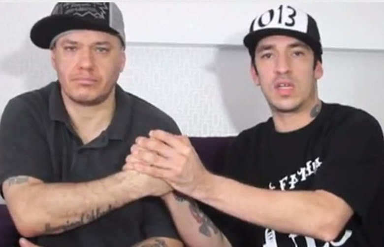 Entre as perdas irreparáveis para a música, a mais marcante é sem dúvida a dos dois integrantes da banda Charlie Brown Jr. Seis meses após a morte do vocalista Chorão, o baixista Champignon foi encontrado morto em seu apartamento no Morumbi, na madrugada do dia 9 de setembro. Segundo relatos da polícia, o ex-baixista do Charlie Brown Jr morreu com um tiro na cabeça