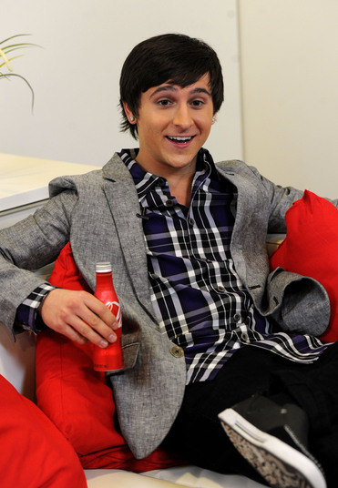 Mitchel Musso, estrela da Disney que ficou conhecido por ser o melhor amigo de Hannah Montana, foi preso aos 20 anos por dirigir sob influência de álcool. Ele pagou fiança de mais de R$ 10 mil e foi liberado