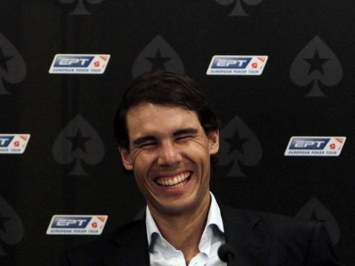 O espanhol Rafael Nadal é um grande adepto do jogo de cartas e costuma marcar presença com frequência em grandes campeonatos da modalidade