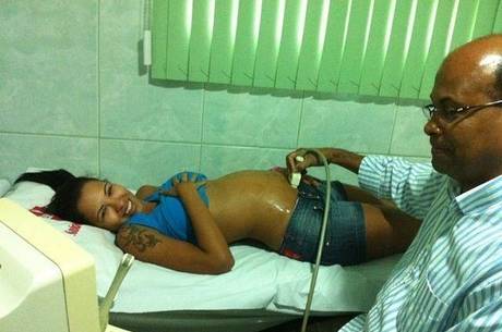 Ariadna Arantes faz brincadeira nas redes sociais
