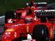 Mas a dinastia do piloto na equipe Ferrari começou em 2000 – foram cinco títulos consecutivos. O campeonato de 2002 Michael Schumacher também ganhou com folga e, mais uma vez, com uma dose extra de polêmica. A equipe Ferrari ordenou que o então líder do GP da Áustria, o brasileiro Rubens Barrichello, deixasse o alemão passar