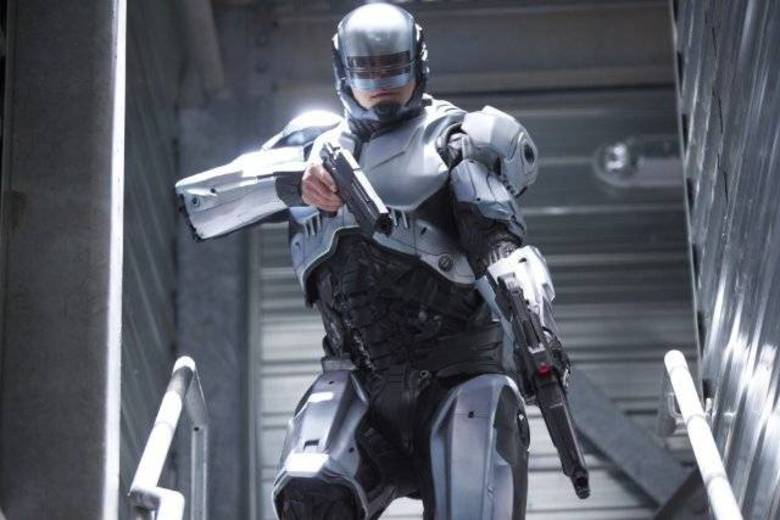 O novo Robocop, do
diretor brasileiro José Padilha, estreia em 21 de fevereiro. Diferentemente do
que acontece com outras superproduções, o filme chega primeiro ao Brasil O novo Robocop, do
diretor brasileiro José Padilha, estreia em 21 de fevereiro. Diferentemente do
que acontece com outras superproduções, o filme chega primeiro ao Brasil