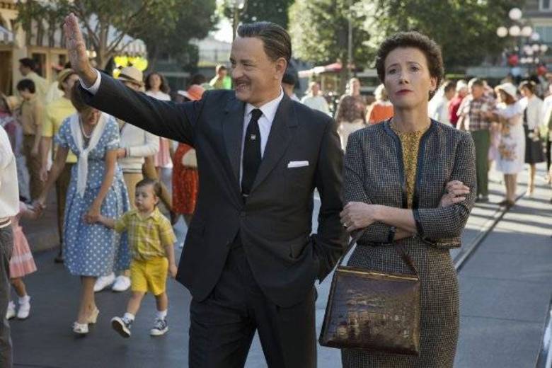 Walt nos Bastidores de
Mary Poppins chega aos cinemas no dia 14 de fevereiro. No filme, Tom Hanks
dá vida a Walt Disney, que tenta convencer uma escritora a ceder os direitos da
história da babá Mary Poppins para seu estúdio gravar Walt nos Bastidores de
Mary Poppins chega aos cinemas no dia 14 de fevereiro. No filme, Tom Hanks
dá vida a Walt Disney, que tenta convencer uma escritora a ceder os direitos da
história da babá Mary Poppins para seu estúdio gravar